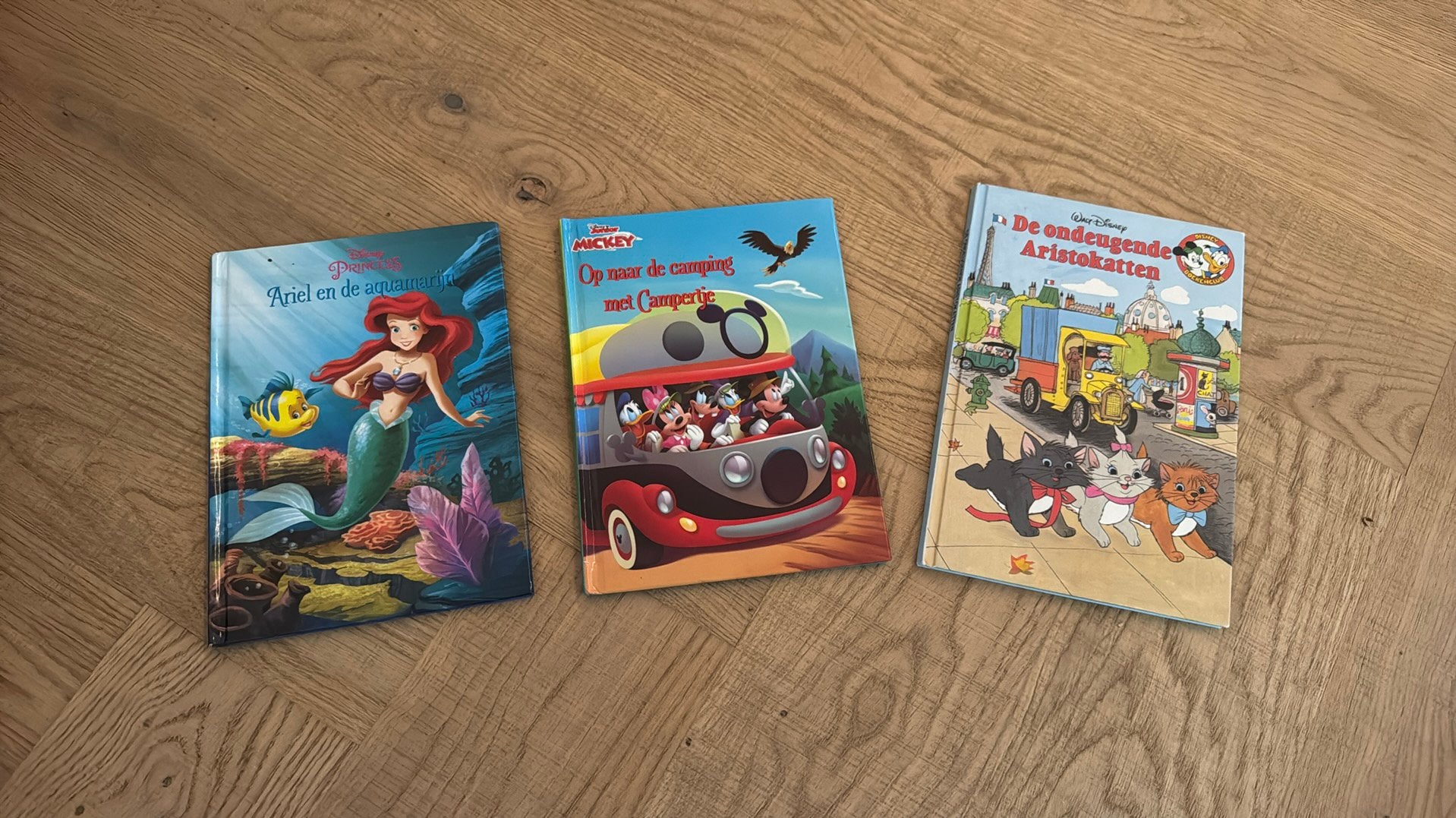 Drie Disney boekjes: Ariel, Mickey Mouse en Aristokatten, Ophalen of Verzenden, Gelezen, Sprookjes