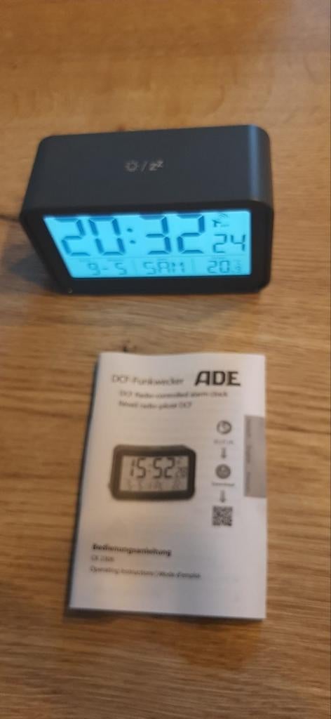 ADE Kleine Digitale Wekker CK2306 Grijs met Datum & Temp, Ophalen of Verzenden, Zo goed als nieuw