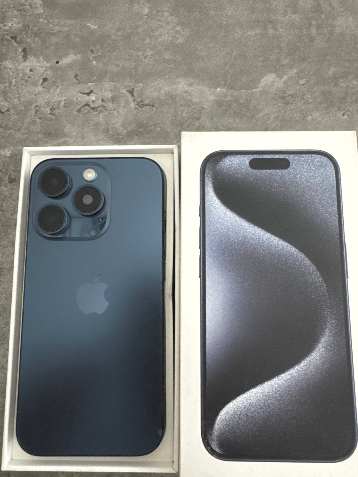 Apple iPhone 15 Pro 128GB Blauw - Zo goed als nieuw, Ophalen, 128 GB, Blauw, 88 %