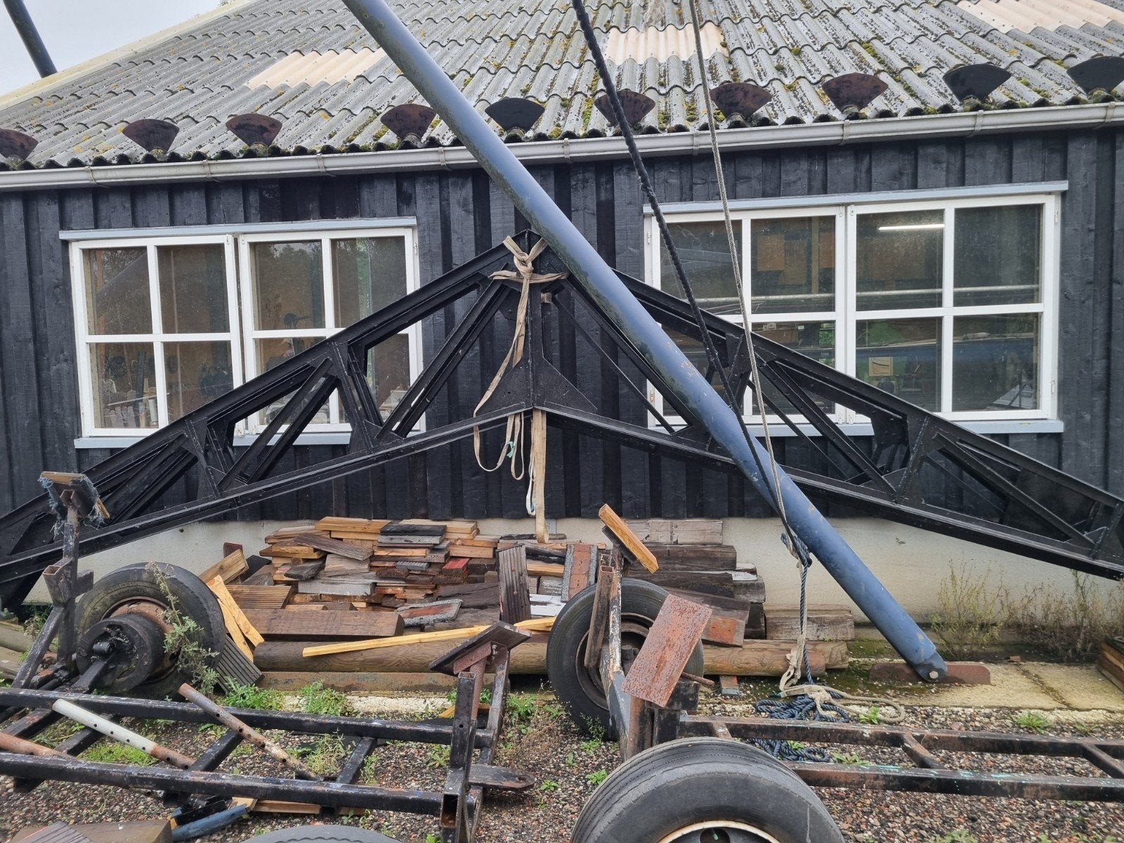 Historische dakspanten van de voormalige Drachtster tramrem, Doe-het-zelf en Verbouw, Ophalen, Gebruikt, Info@scheepsbouwvanderwerff.nl