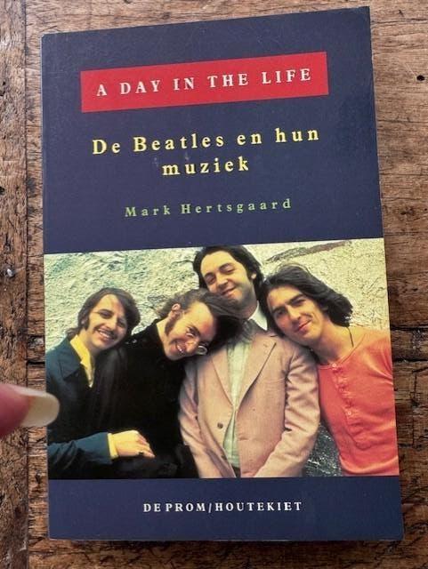A day in the life of the beatles  -  M. Hertsgaard, Boeken, Muziek, Gelezen, Artiest, M Hertsgaard, Ophalen of Verzenden
