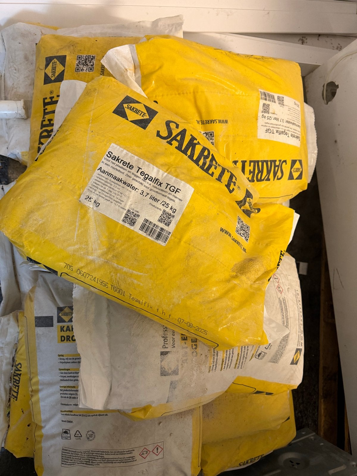 Sakrete Tegalfix TGF Tegellijm 25 kg €3 per zak, Ophalen, Overige typen, Nieuw, Minder dan 20 cm
