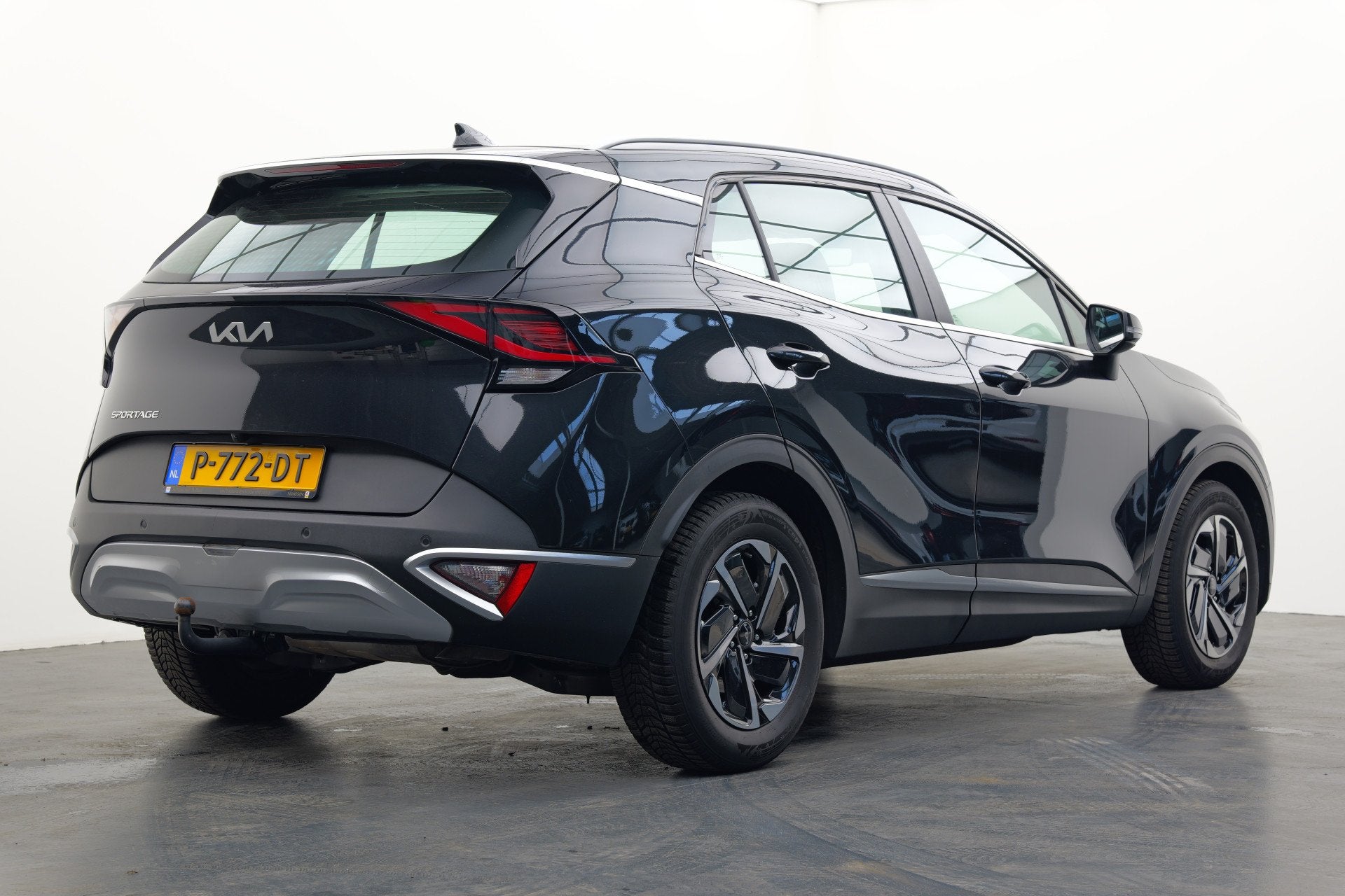 Kia Sportage 1.6 T-GDi MHEV DynamicLine | Trekhaak | Nieuwe, Auto's, Kia, Voorwielaandrijving, Gebruikt, 4 cilinders, Zwart