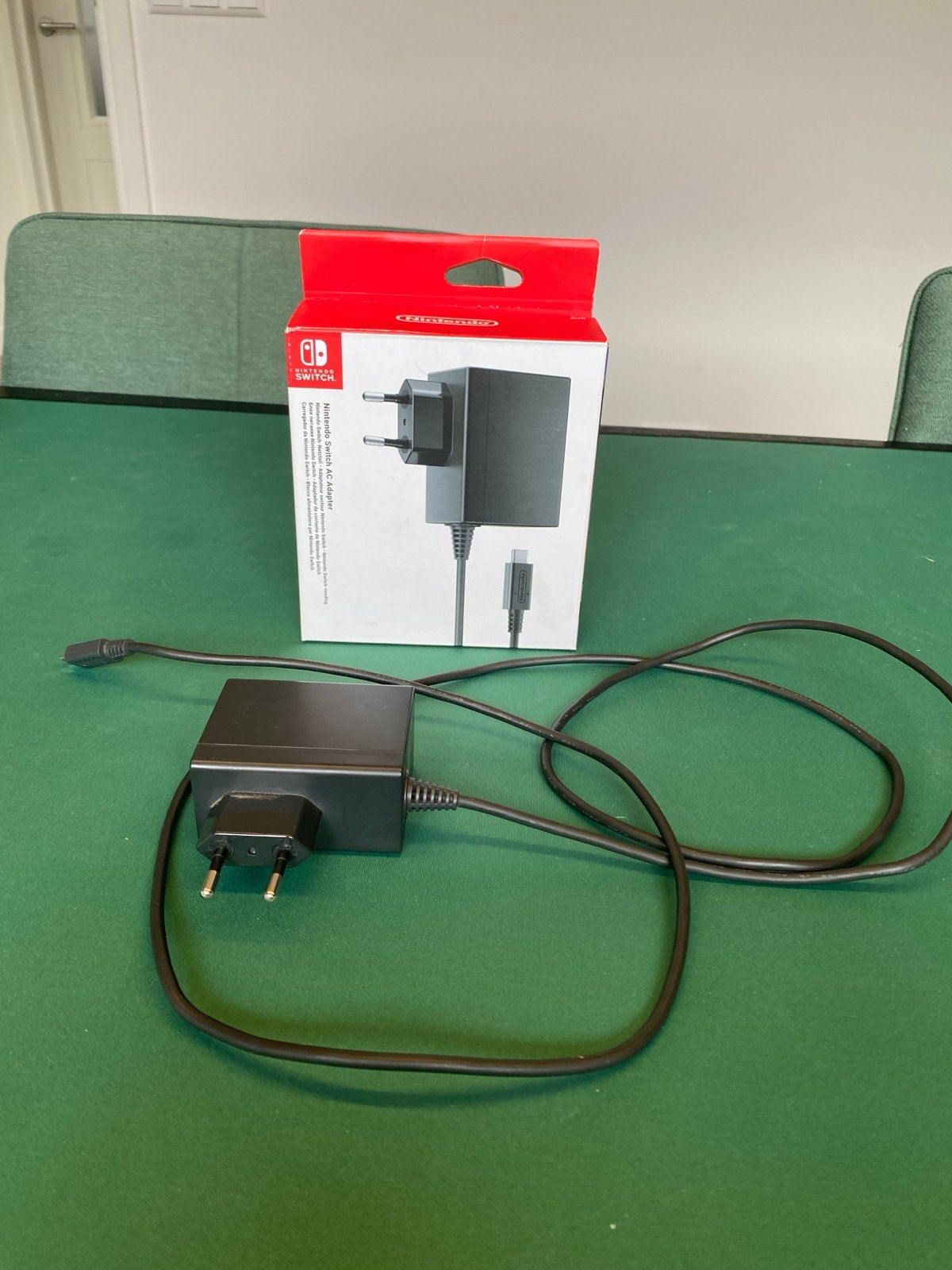 Nintendo Switch AC Adapter, Ophalen of Verzenden, Zo goed als nieuw, Switch, Oplader of Kabel