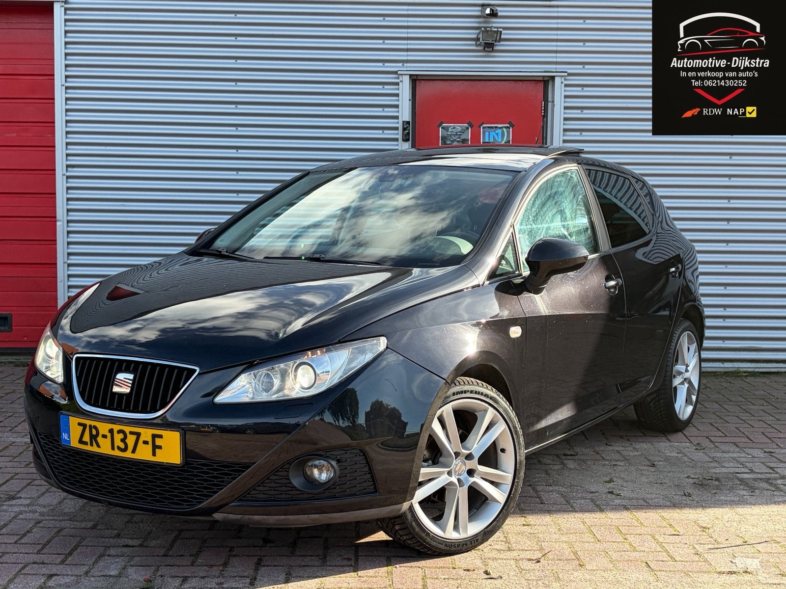 Seat Ibiza 1.6 Sport/ Open-Dak/ Carplay!/ Camera/Airco/Xenon, Voorwielaandrijving, Dealer onderhouden, 40 €/maand, Zwart