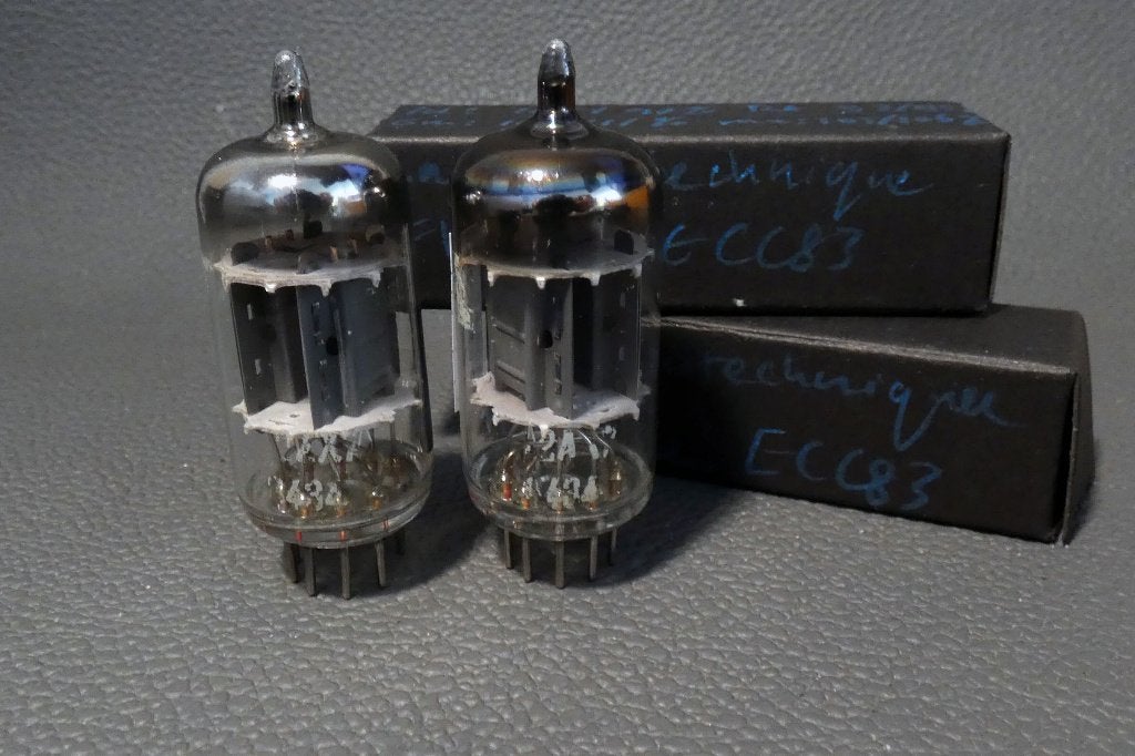 ECC83 RT,  La Radiotechnique, France, Audio, Tv en Foto, Buizenversterkers, Ophalen of Verzenden, Buis of Buizen