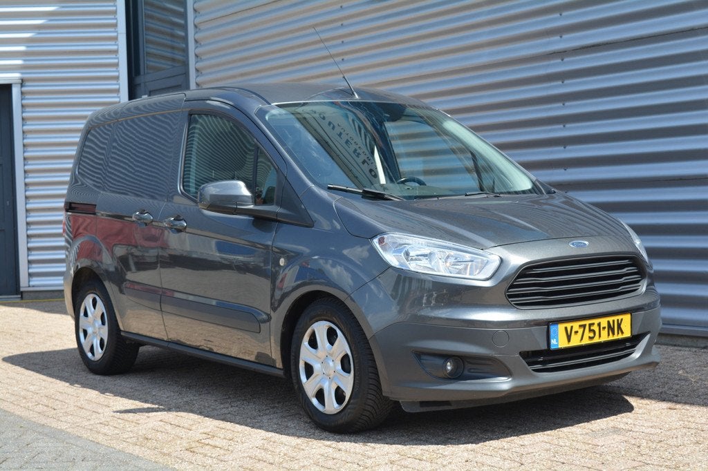 Ford Transit Courier 1.5 TDCI Airco/Navi/1e Eig/Euro6/Org NL, Voorwielaandrijving, Gebruikt, Euro 6, Origineel Nederlands