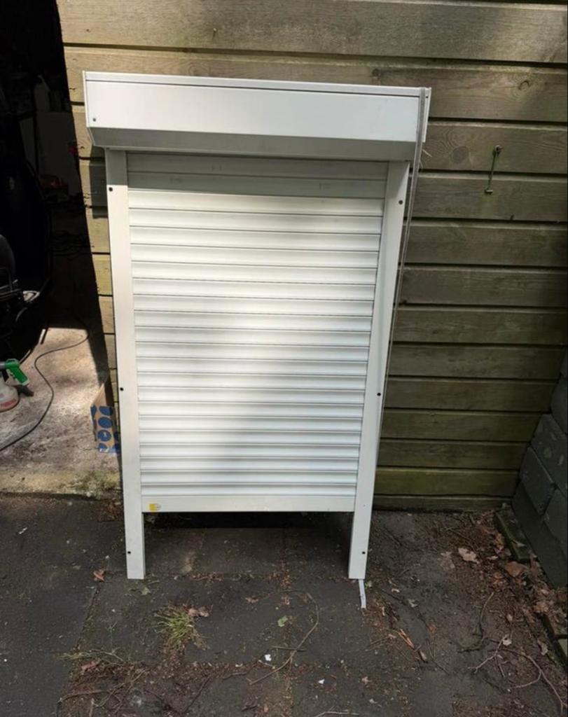 Handmatig rolluik 67x106 cm, Doe-het-zelf en Verbouw, Rolluiken, Gebruikt, Verzenden, Minder dan 100 cm, Wit