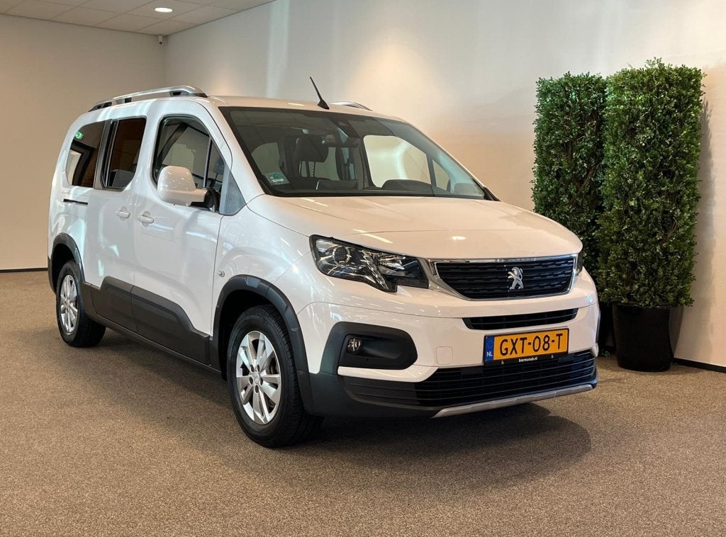 Peugeot Rifter 1.2 PureTech 130pk S&S EAT8 Long (bj 2021), Auto's, Peugeot, Automaat, 12 maanden, Stof, Gebruikt