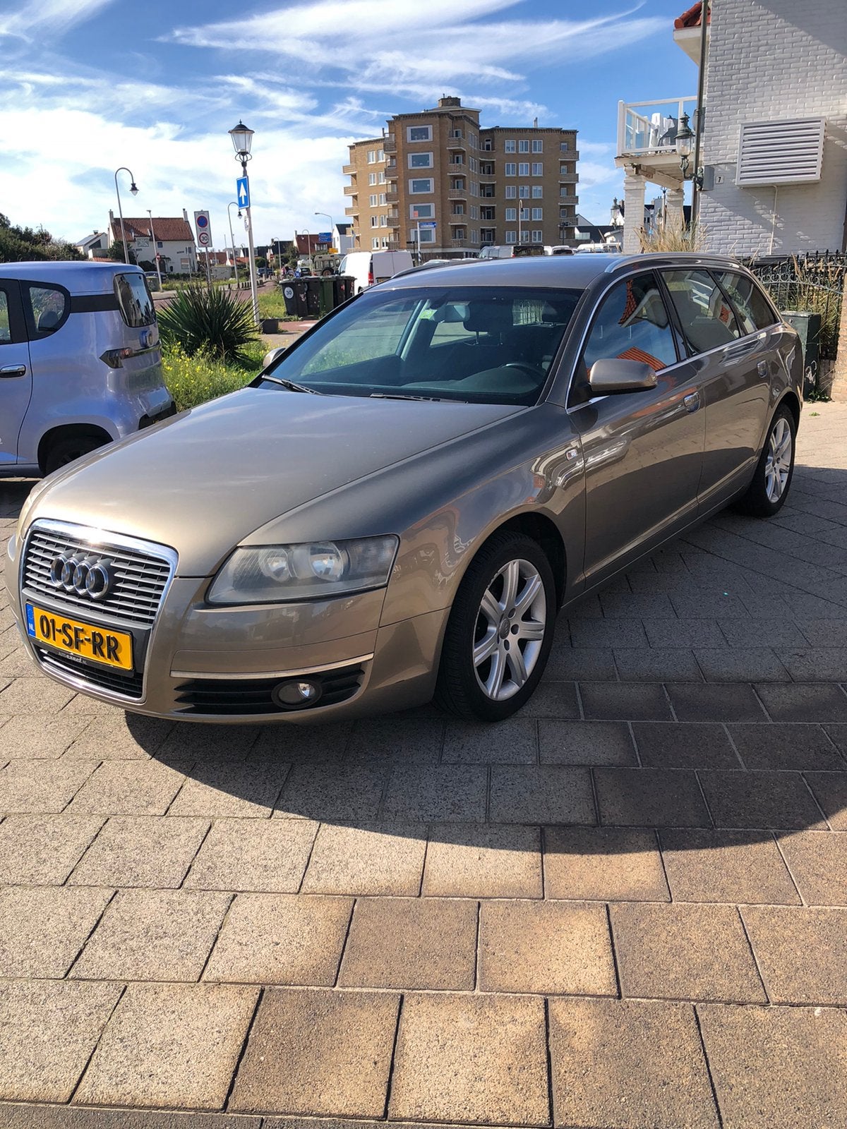 Audi A6 2.4 V6  Avant AUTOMAAT alle extra’s dealer onderhb, Auto's, Automaat, Dealer onderhouden, Stof, 1800 kg