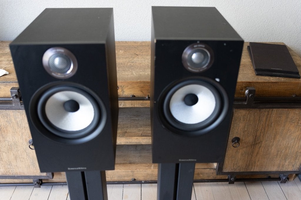 Bowers & Wilkins 606 S2 Anniversary Edition + B&W stands, Audio, Tv en Foto, Luidsprekers, Gebruikt, Inclusief standaarden, Ophalen of Verzenden