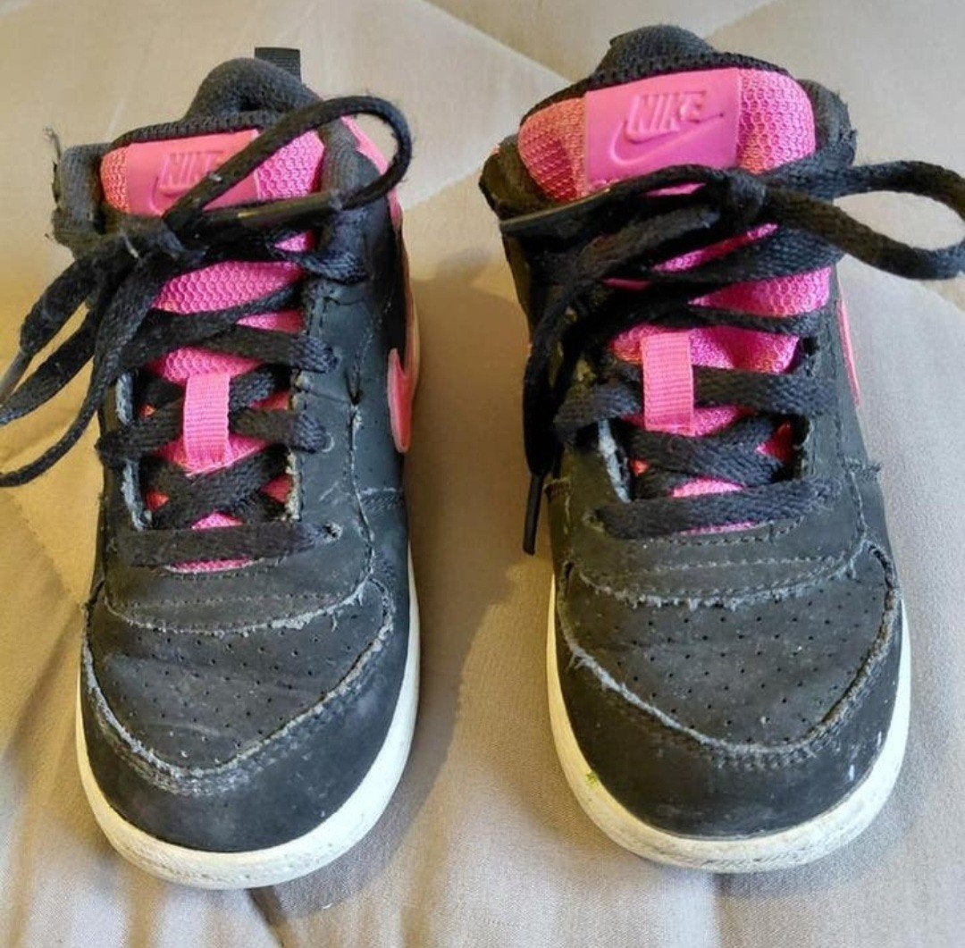 Nike sportschoenen roze/zwart maat 25 voor meisjes, Kinderen en Baby's, Kinderkleding | Schoenen en Sokken, Gebruikt, Meisje, Sportschoenen