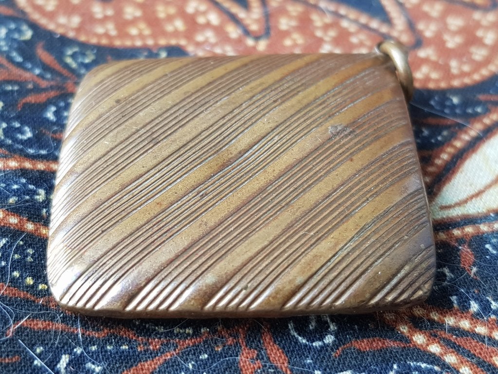 Mooie antieke Engelse hanger van koper met een spiegel 5 cm., Antiek en Kunst, Antiek | Woonaccessoires, Ophalen of Verzenden