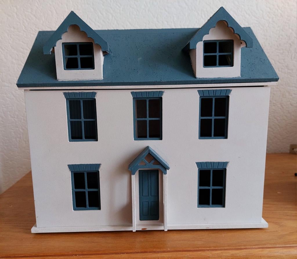 Mooi houten poppenhuis met twee verdiepingen, Verzamelen, Poppenhuizen en Toebehoren, Ophalen, Poppenhuis