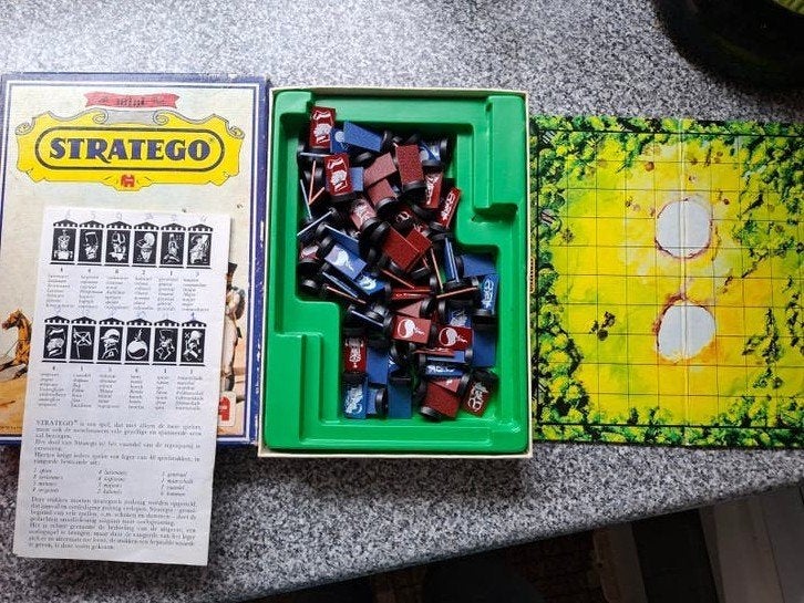 Mini stratego, Een of twee spelers, Ophalen of Verzenden, Gebruikt, Reisspel