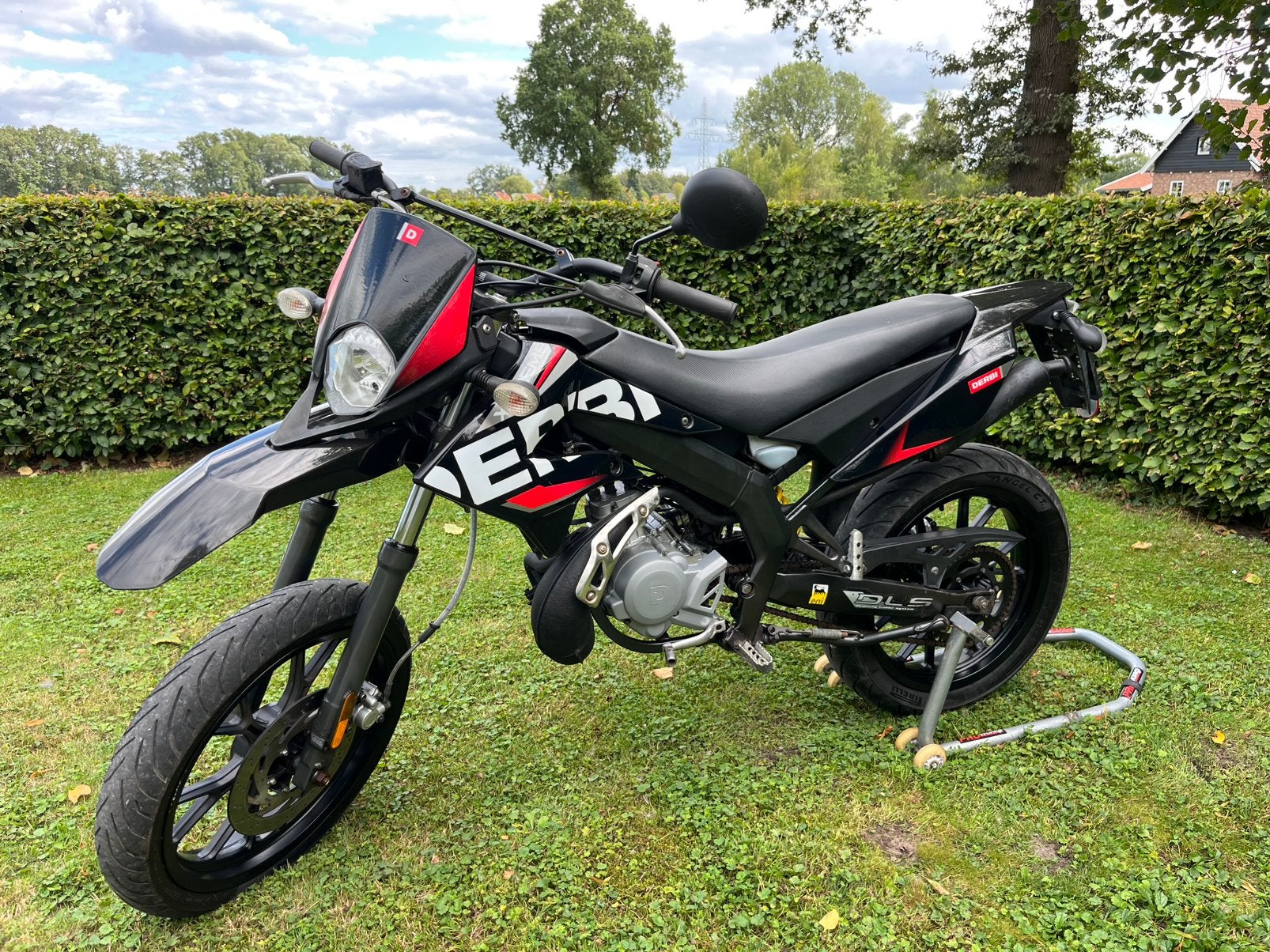 Derbi senda DRD xtreme 2014 schakelbrommer, Fietsen en Brommers, Ophalen, 6 versnellingen, Zo goed als nieuw, 50 cc