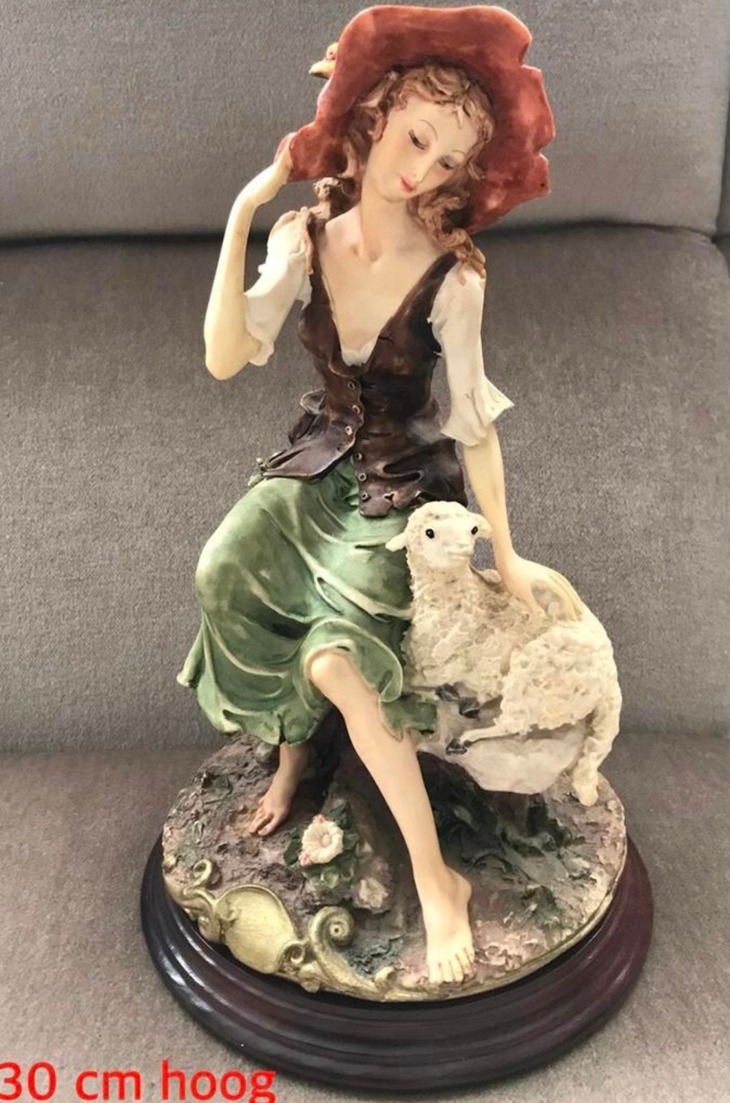 Meisje met Schaap Beeld - 30 cm Hoogte, Ophalen of Verzenden, Zo goed als nieuw, Mens