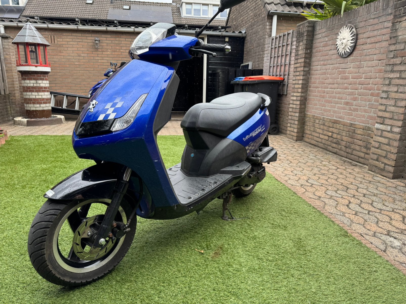 Peugeot Vivacity sportline, Fietsen en Brommers, Ophalen, Gebruikt, Maximaal 45 km/u, Benzine