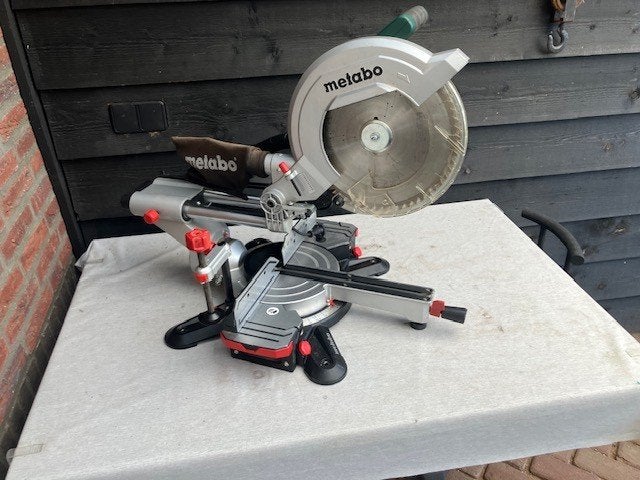 metabo kgs 305 _+ bosch gcm 800 sj afkortzaag, Doe-het-zelf en Verbouw, Gereedschap | Zaagmachines, Ophalen, Gebruikt, Afkortzaag