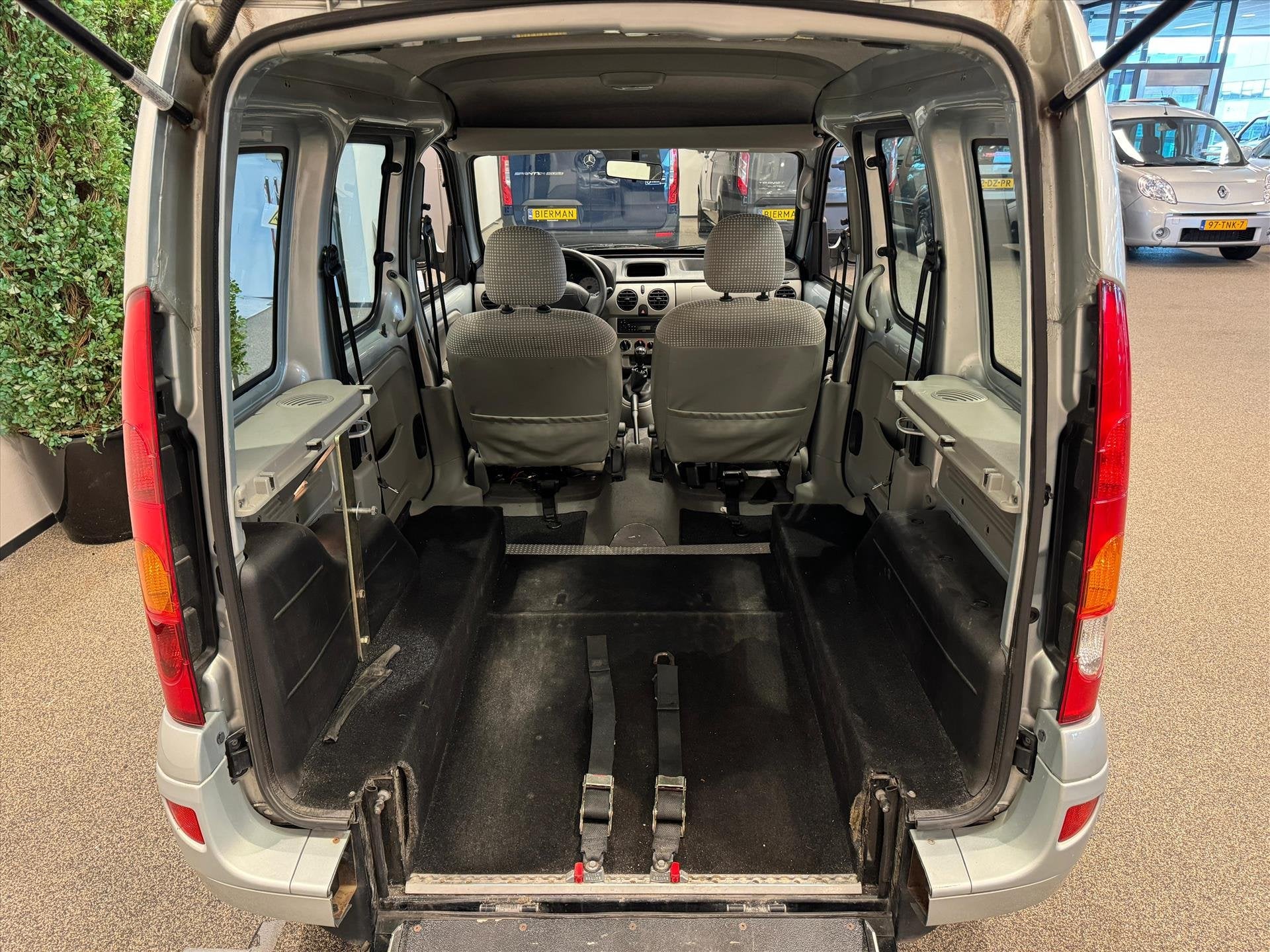 Renault Kangoo Rolstoelauto (airco), Auto's, 13 km/l, 12 maanden, Stof, 49 €/maand