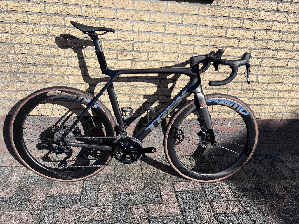 Trek Madone SL6 Gen 8 - FFWD Ryot 55 / 105 Di2, Carbon, Zo goed als nieuw, Meer dan 20 versnellingen, 53 tot 57 cm