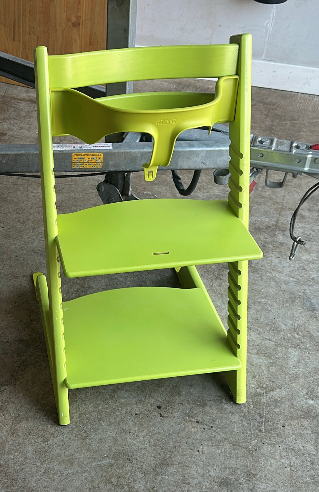 8 Tripp Trapp kinderstoelen (incl. 1 oud model), Ophalen, Gebruikt, Meegroeistoel, Aanschuifbaar