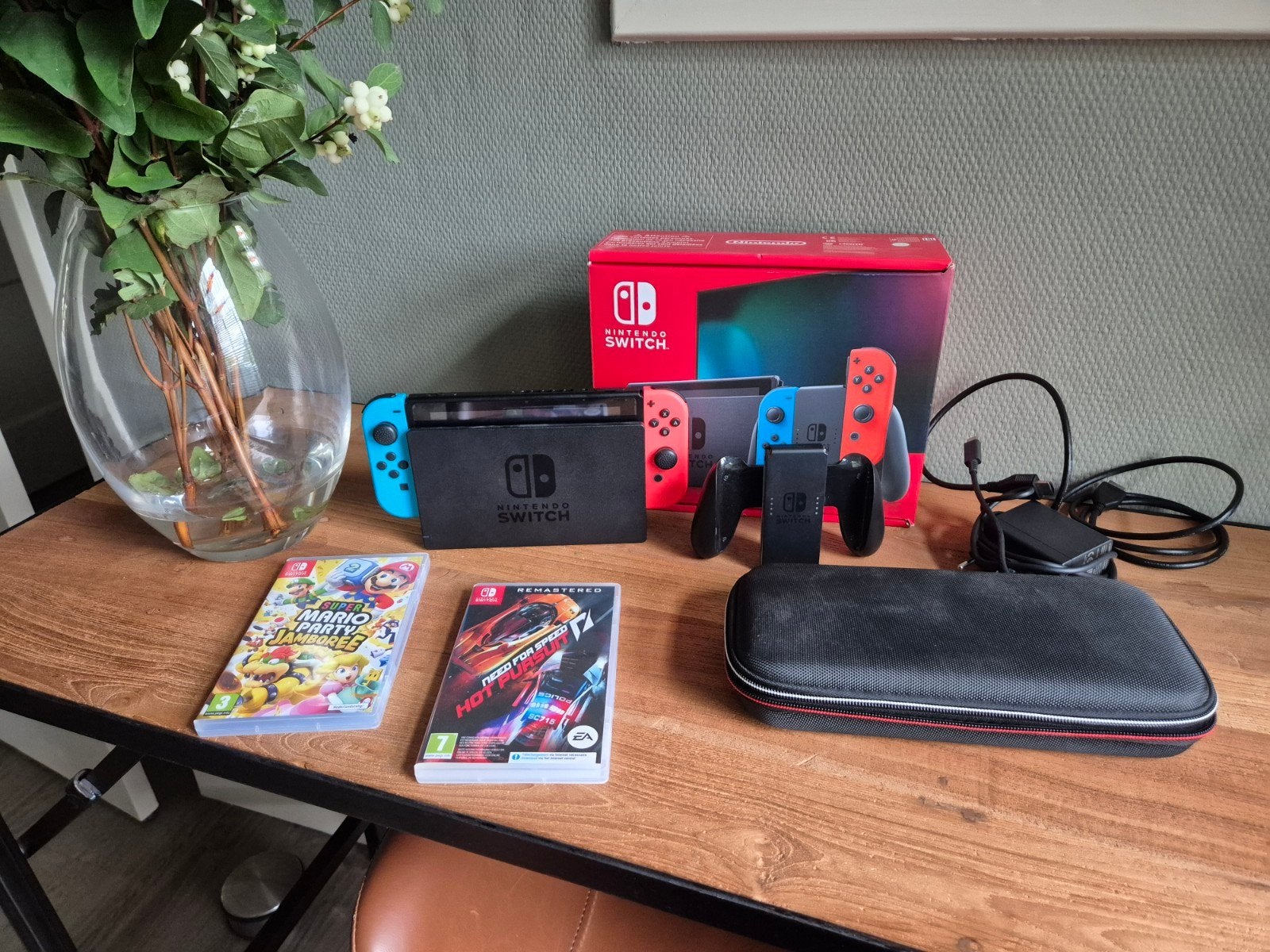 Nintendo Switch + 2 games + opbergtas - ZGAN, Met games, Met 2 controllers, Ophalen of Verzenden, Zo goed als nieuw
