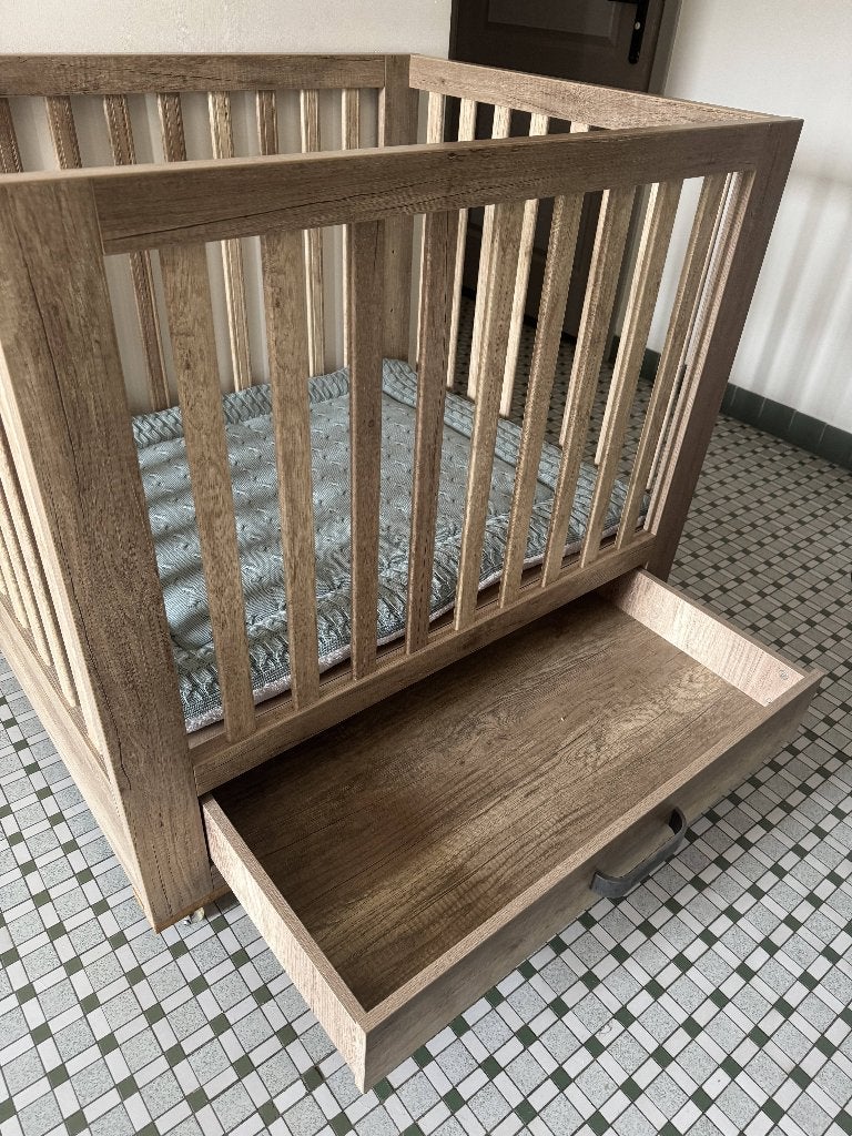box met lade op wielen inclusief box kleed, Ophalen, Gebruikt, Vierkant, In hoogte verstelbaar