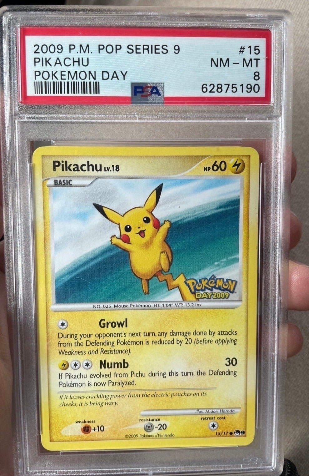 Pikachu Pokemon Day PSA 8 - 2009 P.M. Pop Series 9 #15, Ophalen of Verzenden, Zo goed als nieuw, Losse kaart