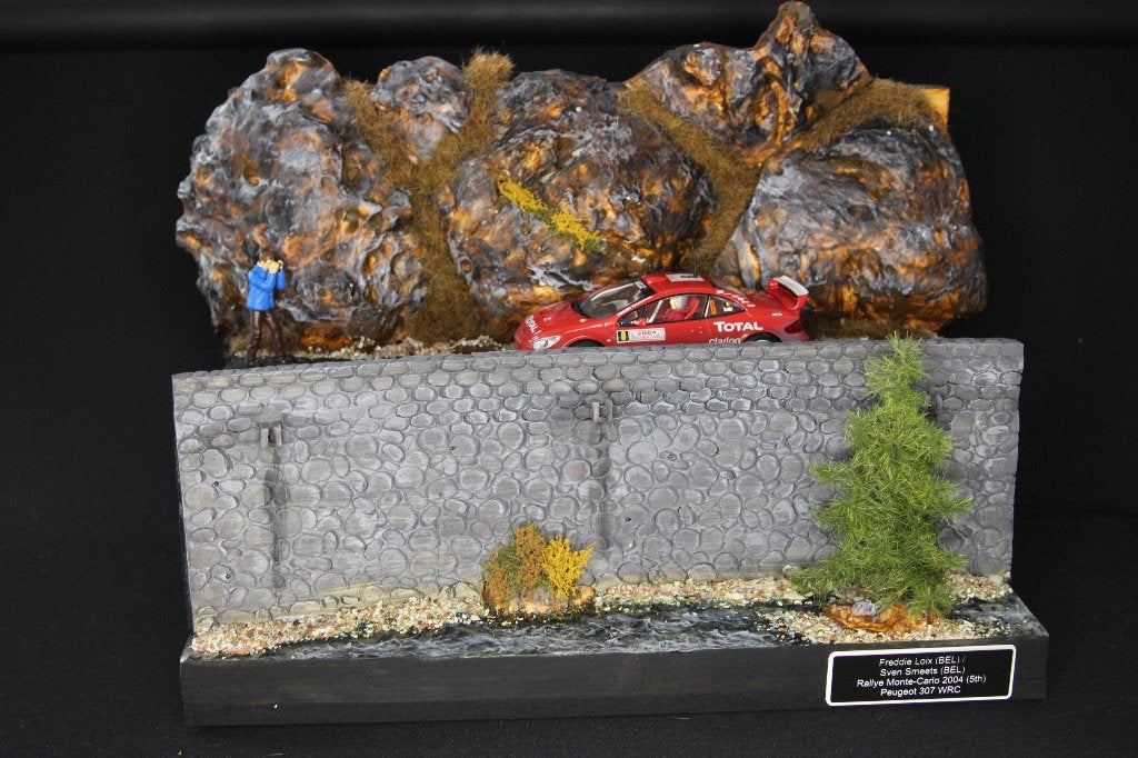 Diorama met Carrera Peugeot 307 WRC 1:32 Monte-Carlo, Info@bennie-gs.nl, Bennie G's, 7241MB, Groter dan 1:35