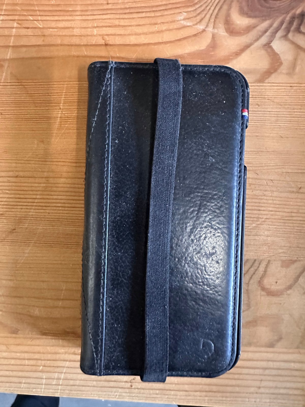 2 Leren hoesjes voor iPhone 6/6S en iPhone 8 - Decoded & App, Hoesje of Tasje, Leer, Apple, Ophalen