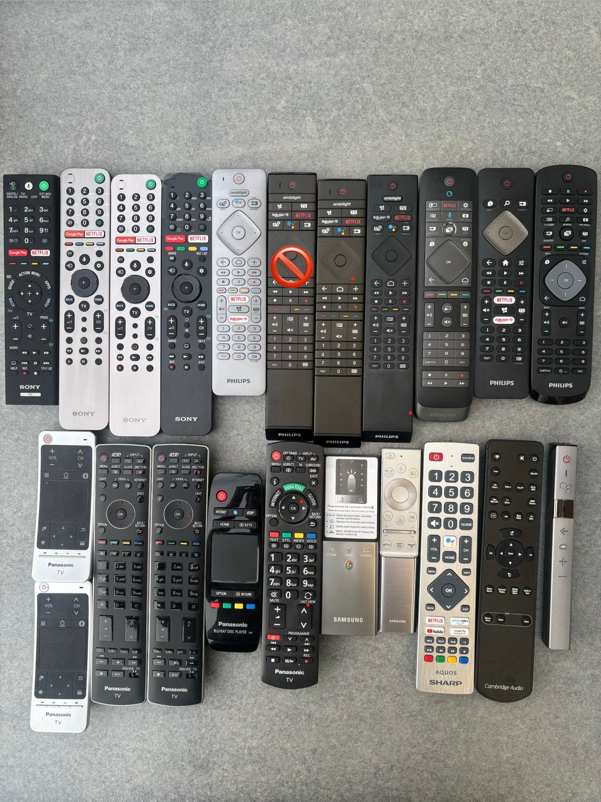 Diverse Afstandsbedieningen TV, Ophalen, Zo goed als nieuw, Origineel, Mediaspeler