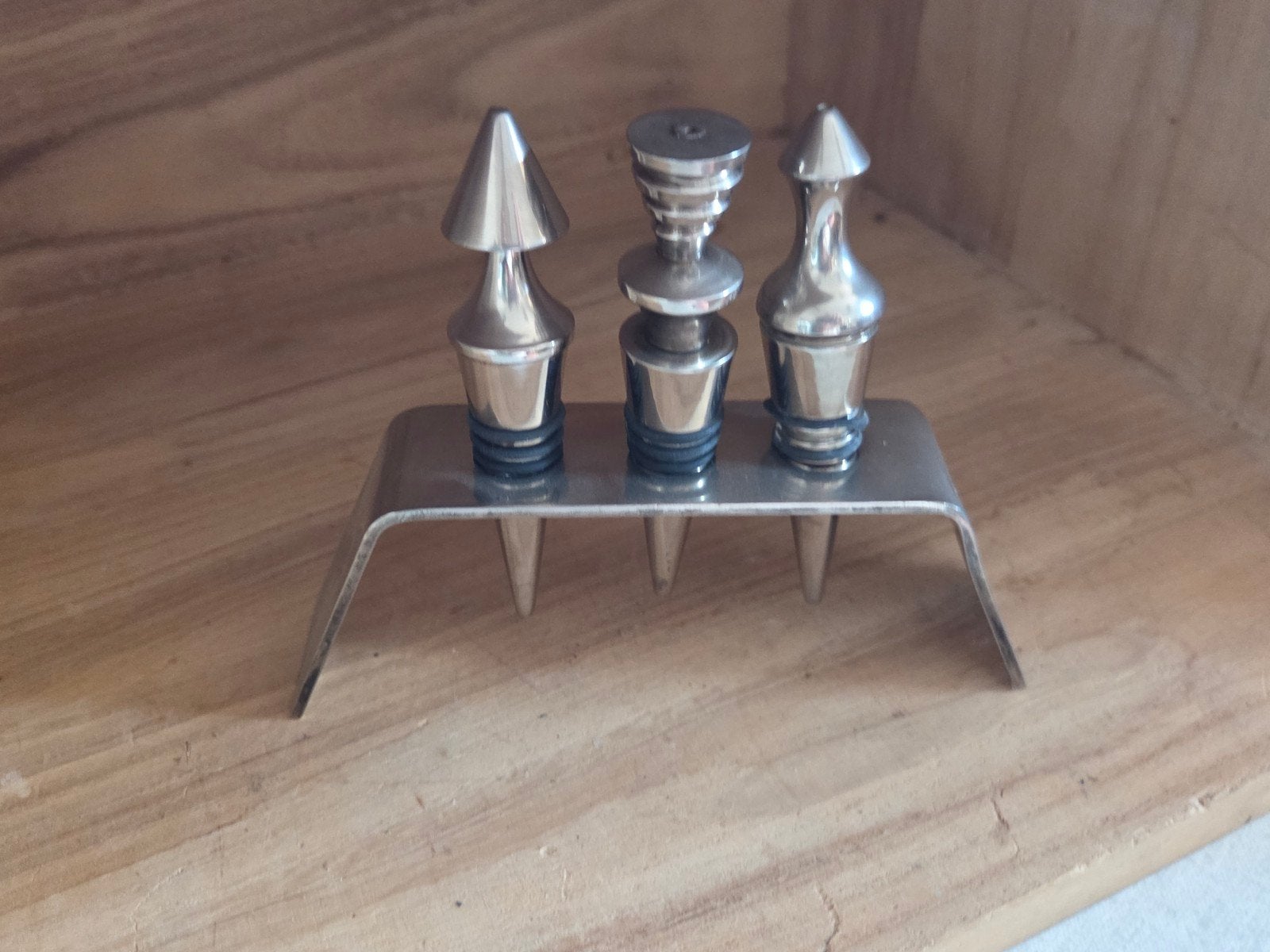 Set van 3 metalen flessenstoppers met houder, Gebruikt, Ophalen of Verzenden, Minder dan 5 flessen, Metaal
