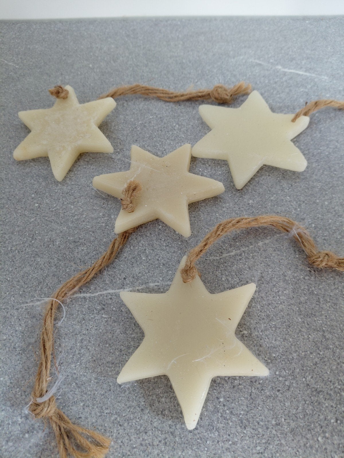 Kerststerren.  Wax. Bijenkorf, Huis en Inrichting, Ophalen of Verzenden, Nieuw