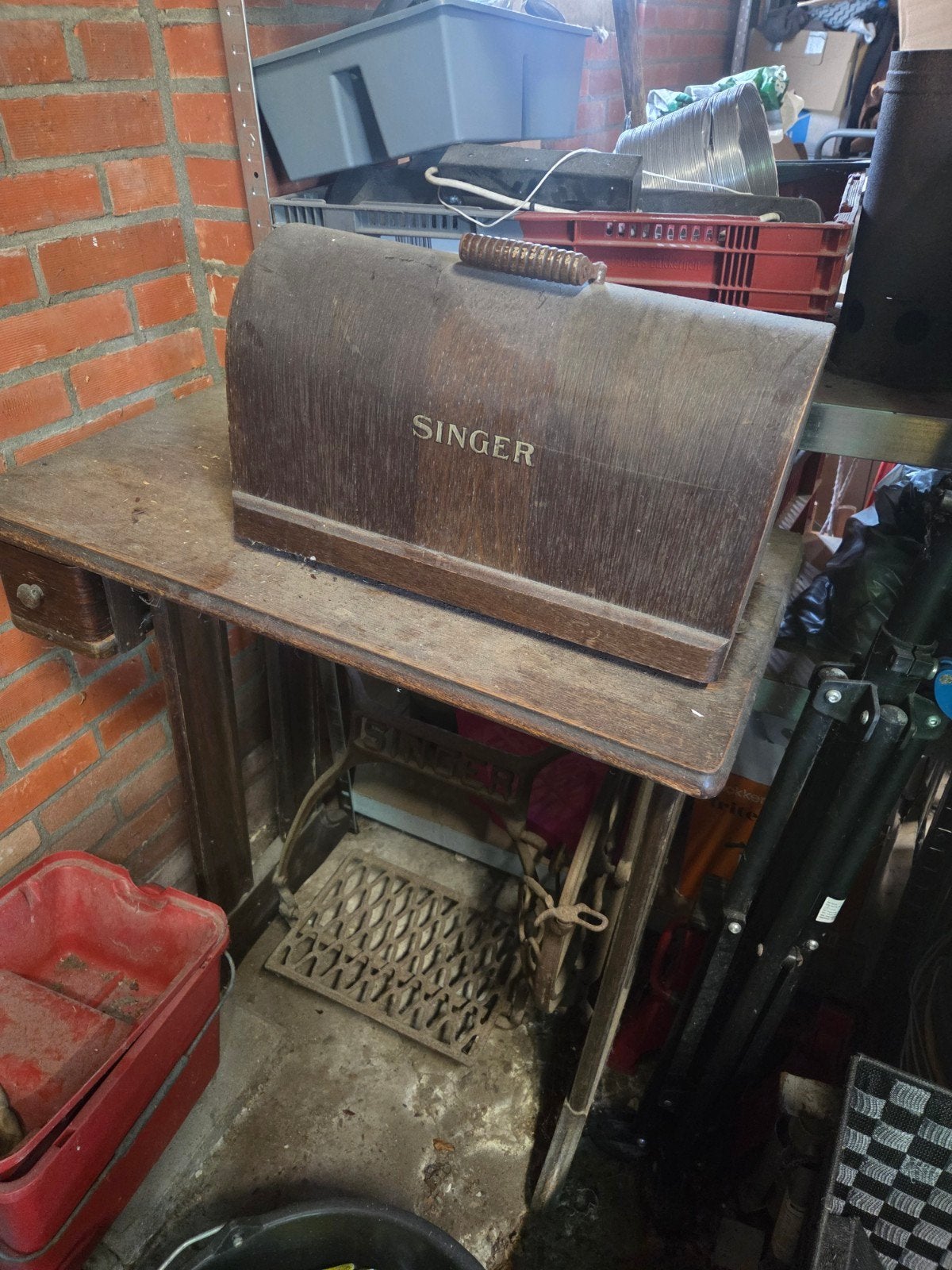 Antieke Singer Naaimachine met Houten Kast en Onderstel, Ophalen