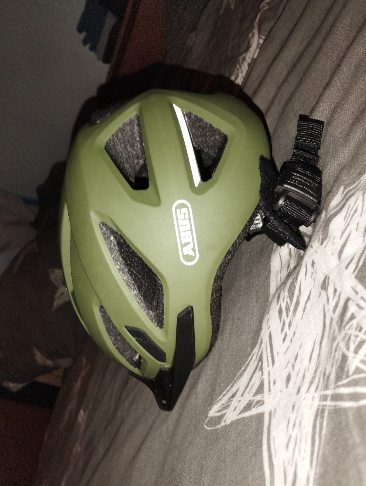 abus fietshelm kinderen, Fietsen en Brommers, Fietsaccessoires | Fietshelmen, XS, Jongen of Meisje, Ophalen of Verzenden, Zo goed als nieuw