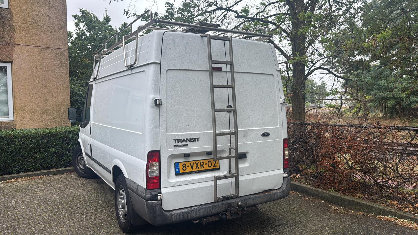 Moet snel weg! Metalen dakrek / imperiaal met ladder, Ophalen