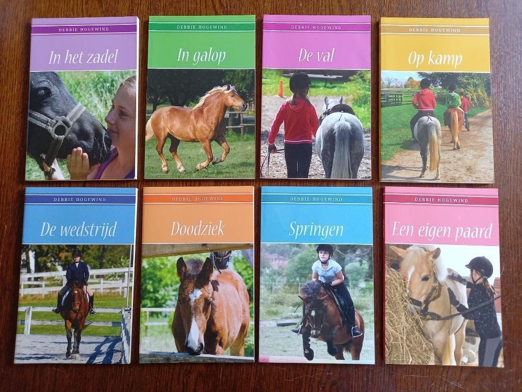 Complete serie boeken Manege de Hoefslag, Ophalen, Zo goed als nieuw, Fictie