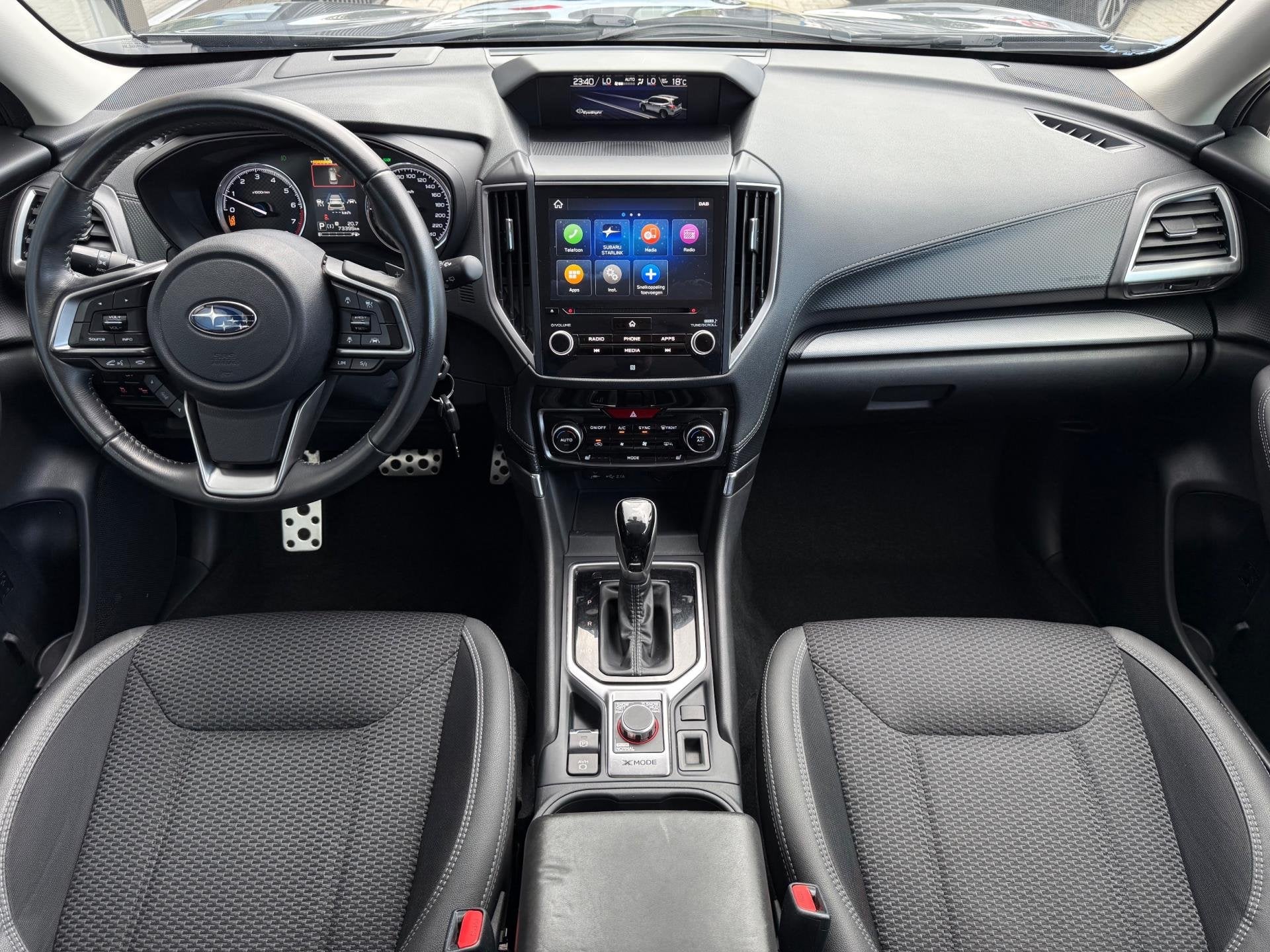 Subaru Forester 2.0i e-BOXER Premium Aut ACC 1900KG Trekgewi, Auto's, Automaat, Dealer onderhouden, Zwart, 4 cilinders