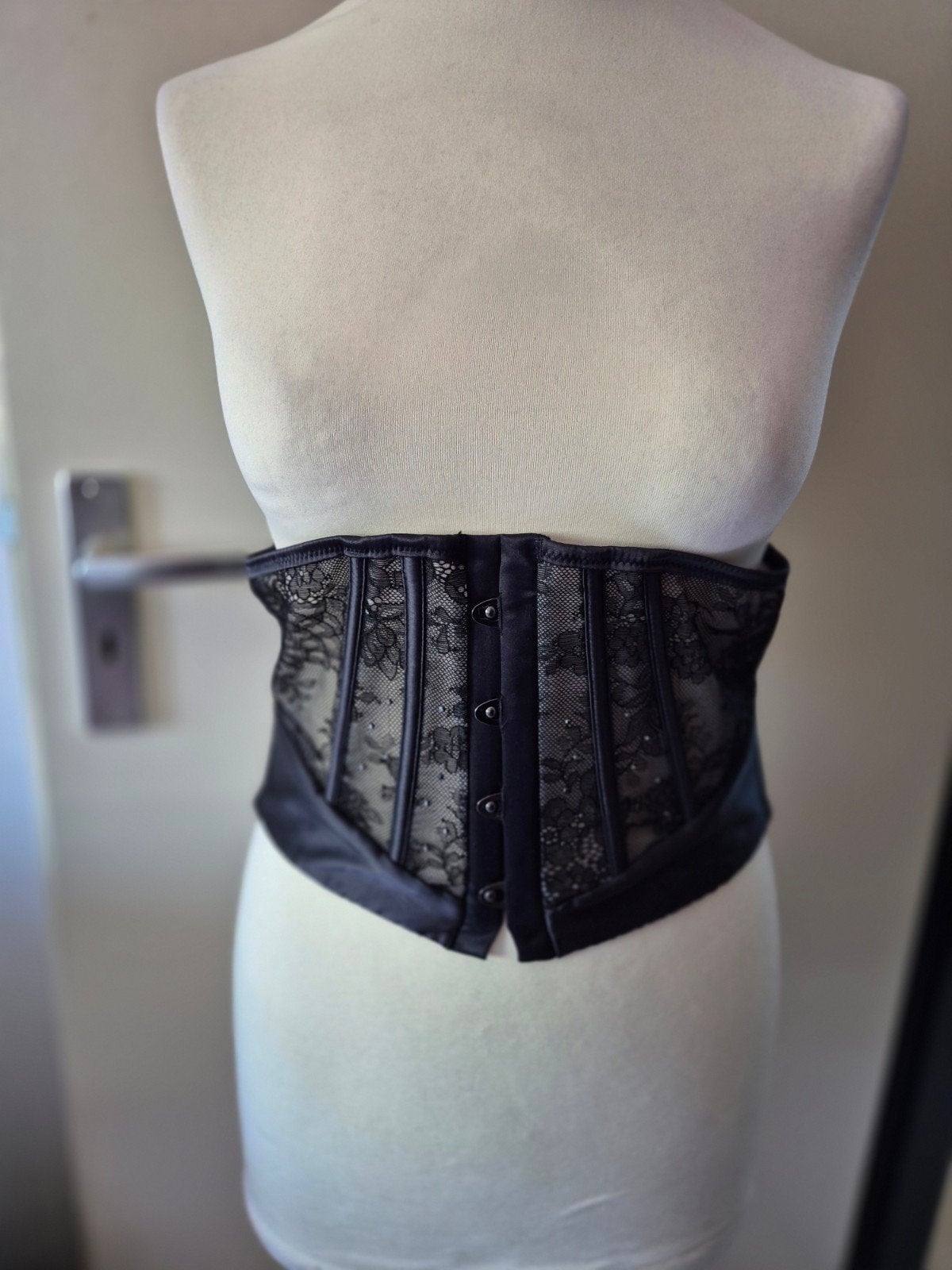 Hunkemöller Noir Luxe Zwart Kant Corset / Taille Korset, 5 cm of meer, Zwart, Tailleriem, Ophalen of Verzenden