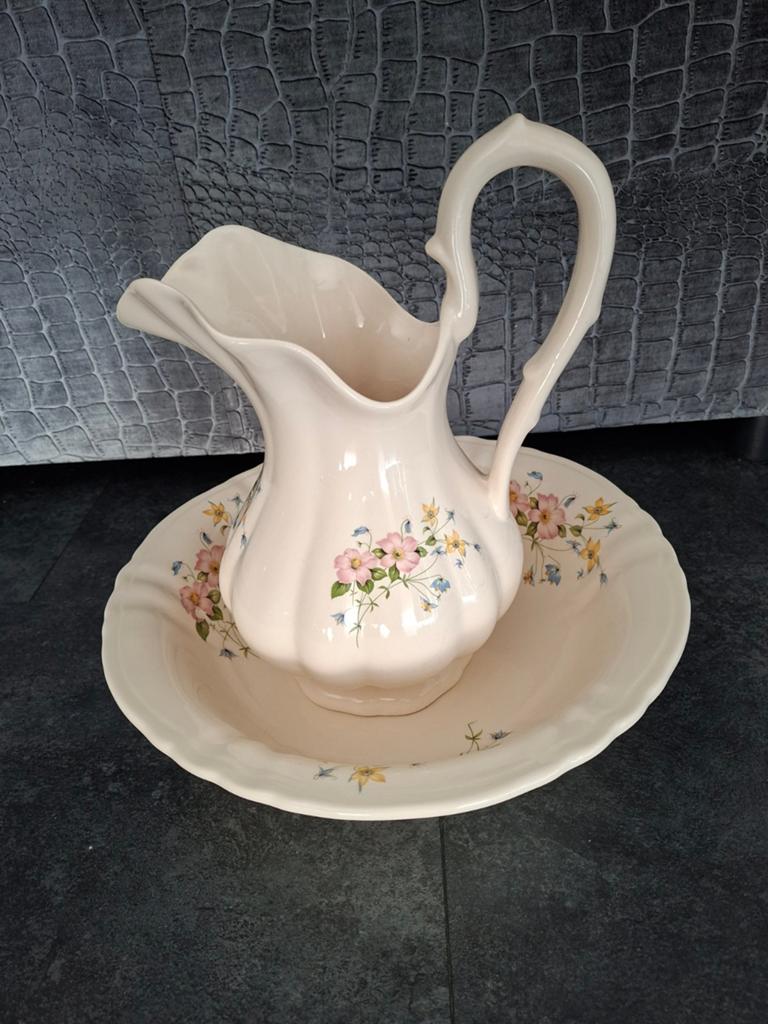 Antieke waskom en kan set met bloemmotief, Antiek en Kunst, Antiek | Keramiek en Aardewerk, Ophalen of Verzenden