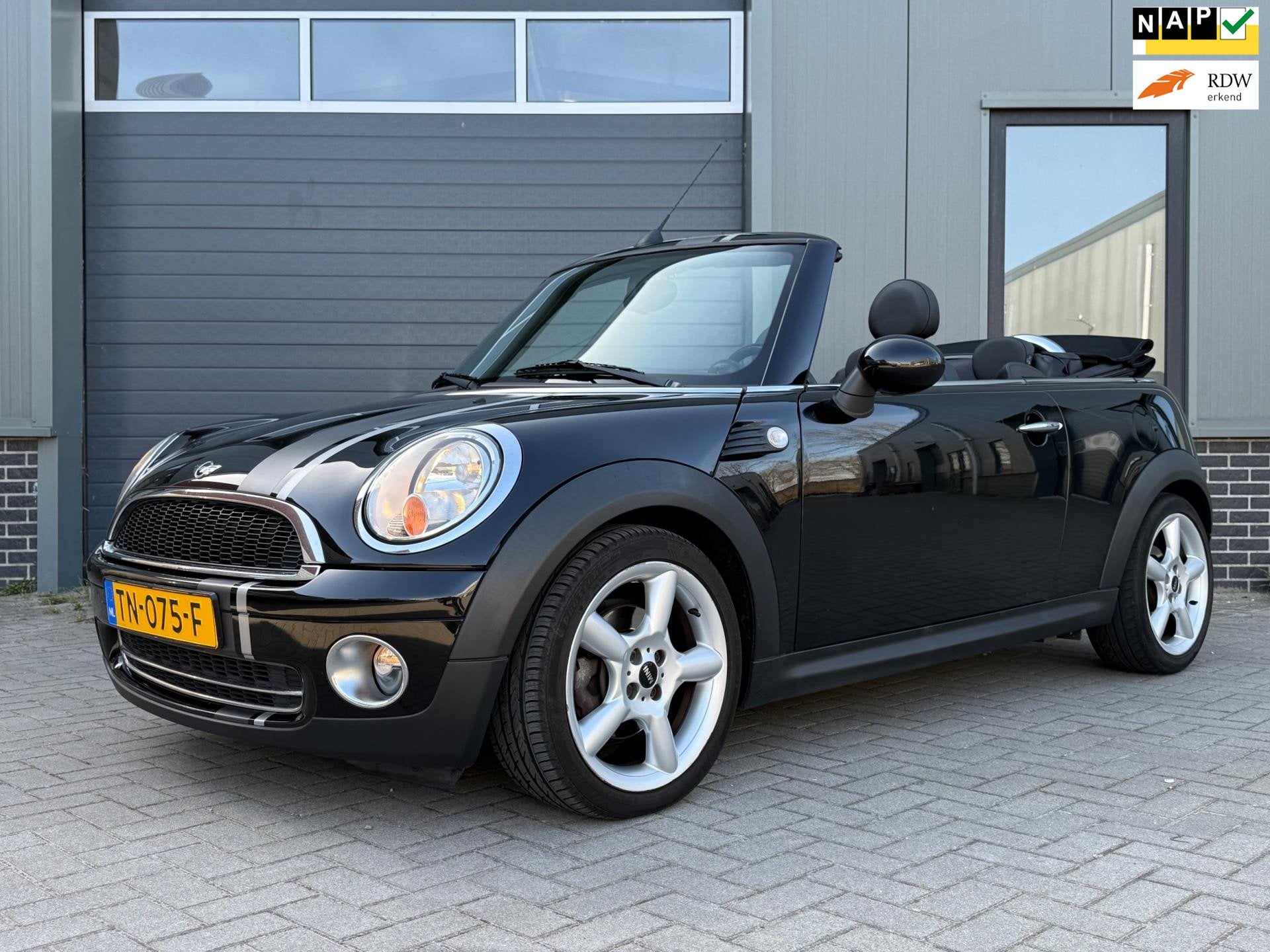 Mini Mini Cabrio 1.6 Cooper Chili Automaat! Cruise! PDC!, Auto's, 15 km/l, Gebruikt, 4 cilinders, Cabriolet