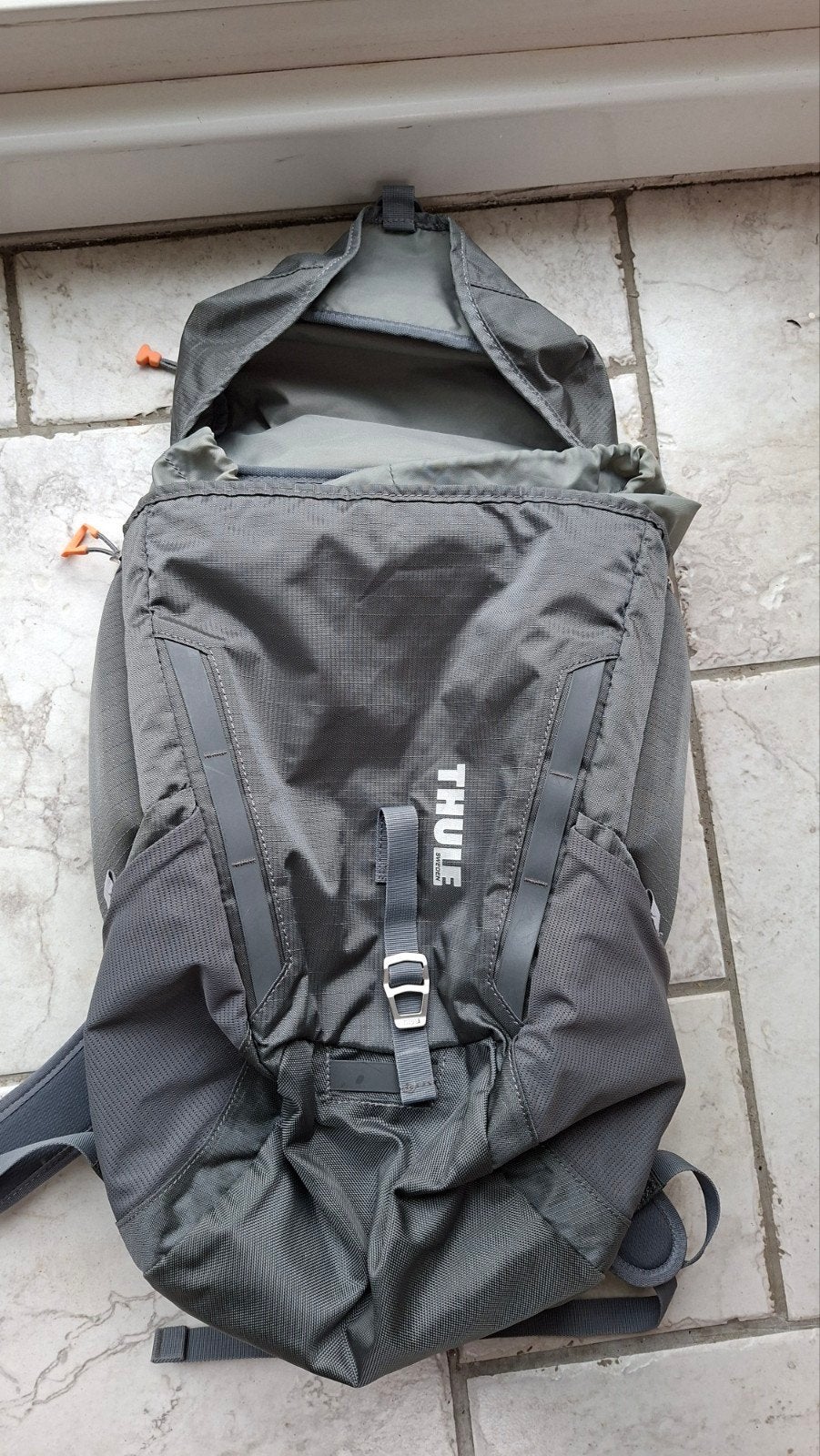 Thule Rugzak, 25 tot 40 cm, Ophalen of Verzenden, Zo goed als nieuw, Overige merken