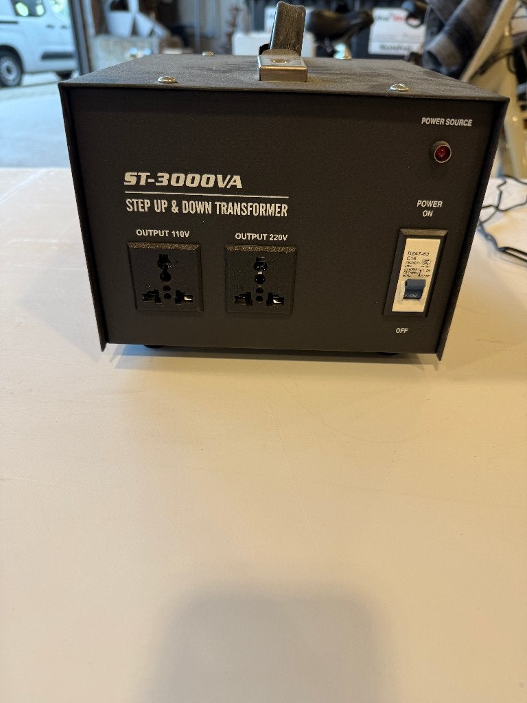 Transformator ST-3000VA step up/down 230V - 110V, Ophalen, Gebruikt, Overige merken, Overige typen