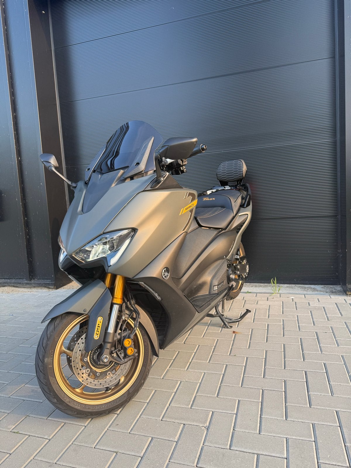 Yamaha TMAX Tech MAX - Akrapovic - Custom - 560cc, Motoren, Motoren | Yamaha, Sportuitlaat, Gebruikt, Particulier, Meer dan 35 kW