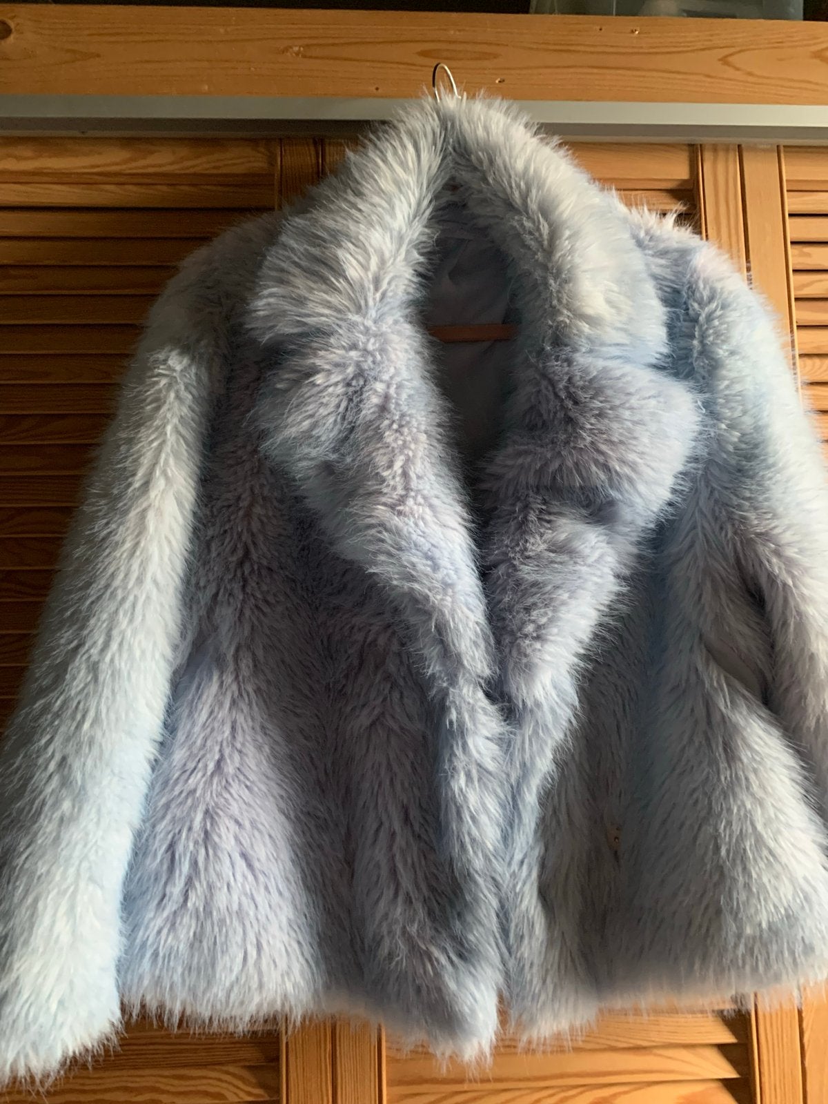 Stijlvolle lichtblauwe bontjas, nieuw., Kleding | Dames, Ophalen of Verzenden, Zo goed als nieuw, Maat 38/40 (M), Blauw