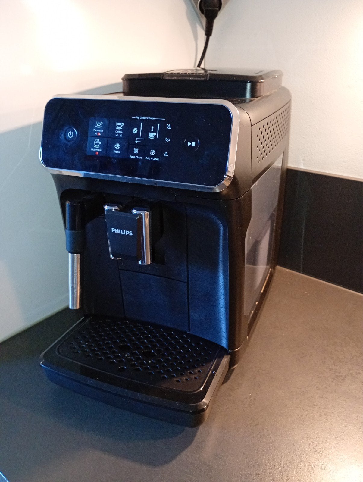 Philips 2200 serie volautomatische espressomachine, Gebruikt, Espresso apparaat, 2 tot 4 kopjes, Afneembaar waterreservoir