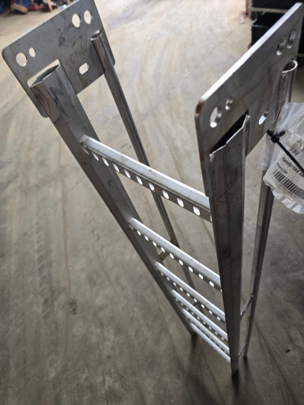 Versterkte kabelladder KHZPV-300 AISI360, 1,63m, Ophalen