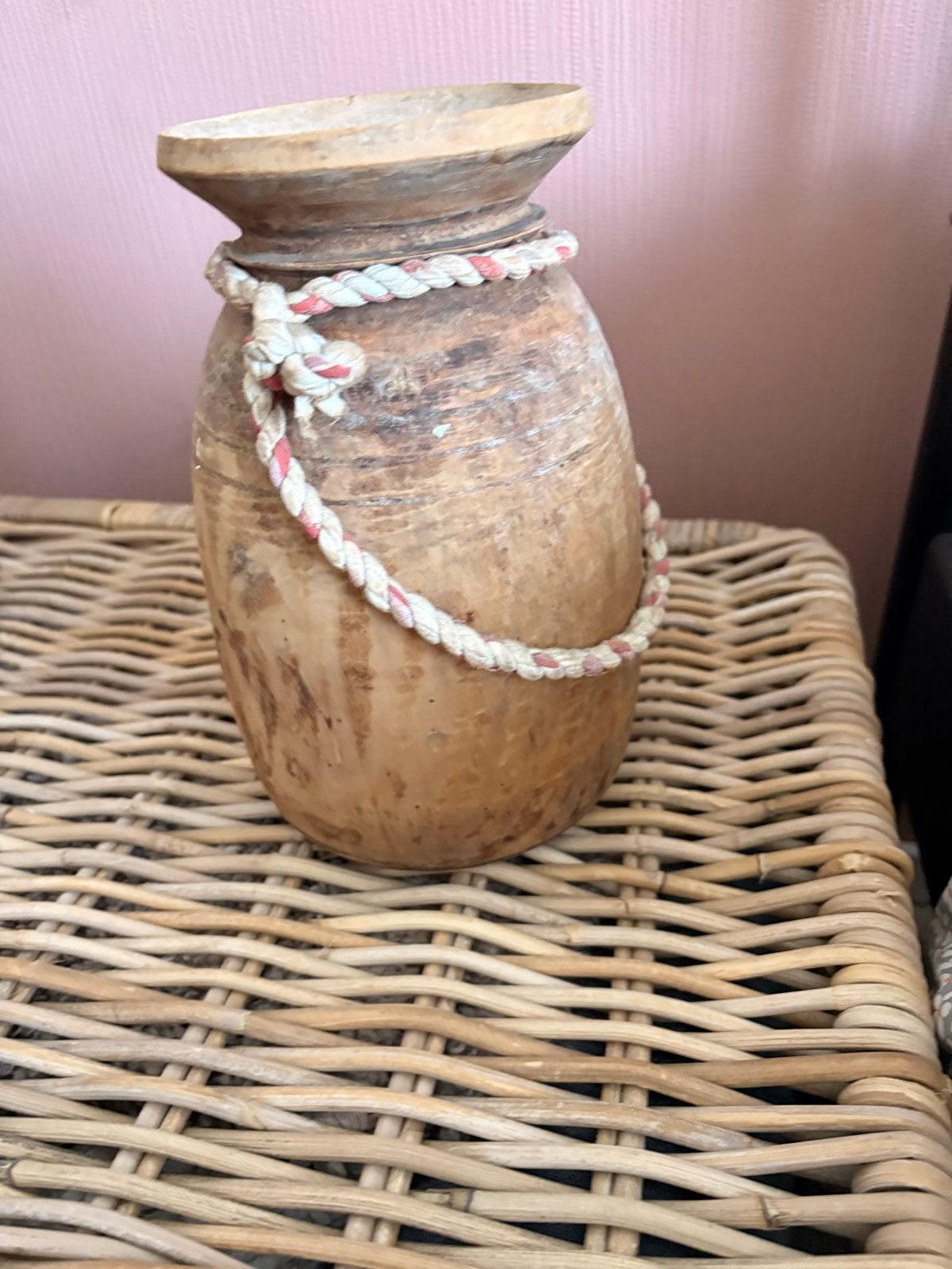 Oude nepalese vaas, Ophalen