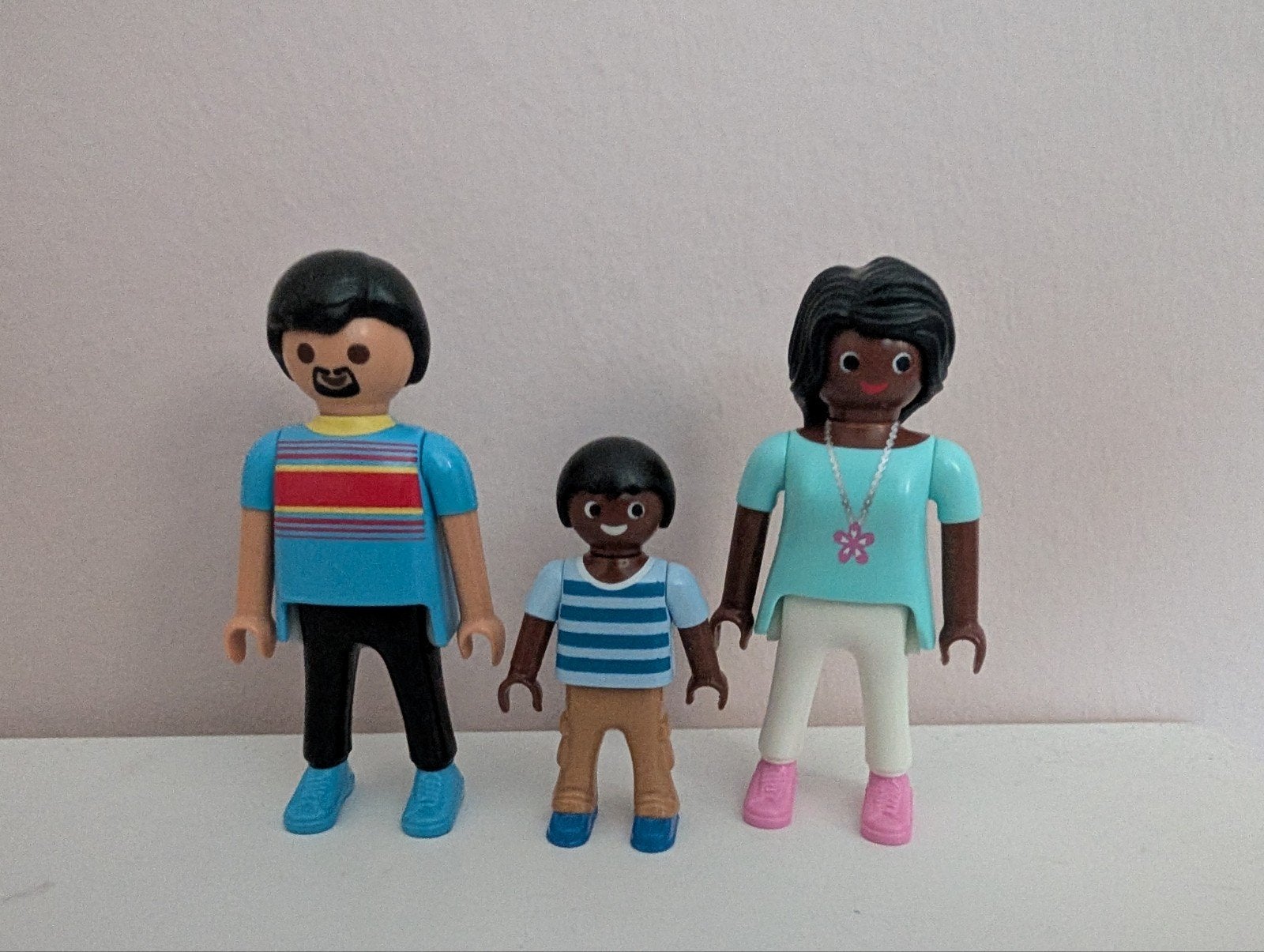 Playmobil poppetjes, ouders met getinte zoon,, Ophalen of Verzenden, Nieuw